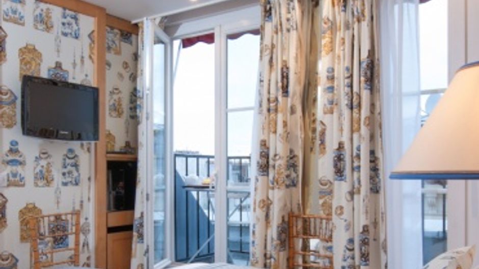 Le Regent Hotel Room