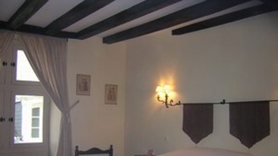 Hostellerie Gargantua Hotel Restaurant Room