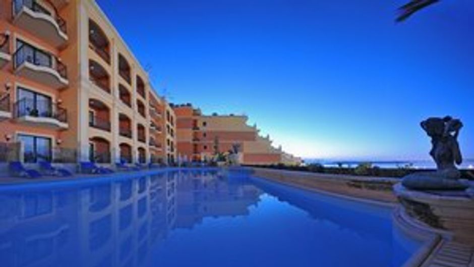 Grand Hotel Pool