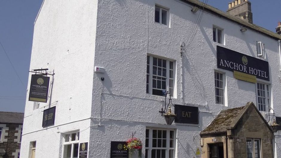 Anchor Hotel Exterior