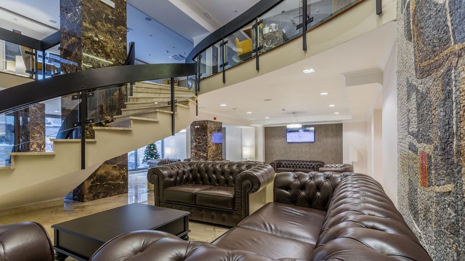 Royal Hotel Lobby