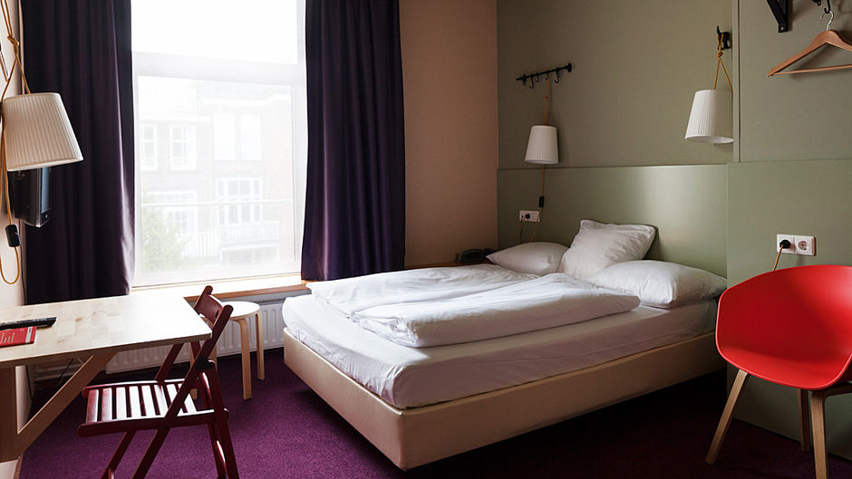The Neighbour's Magnolia Hotel Room