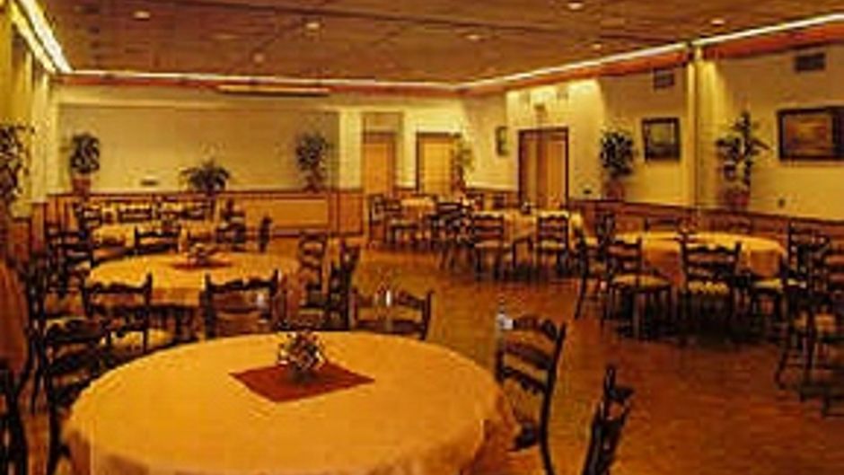 The Budget Hortel Banquet