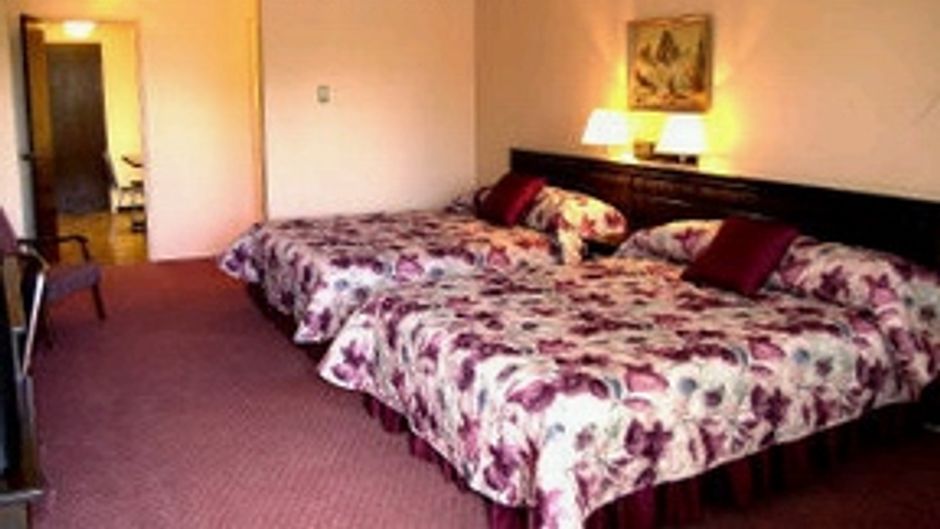 Robin Hood Motel Room