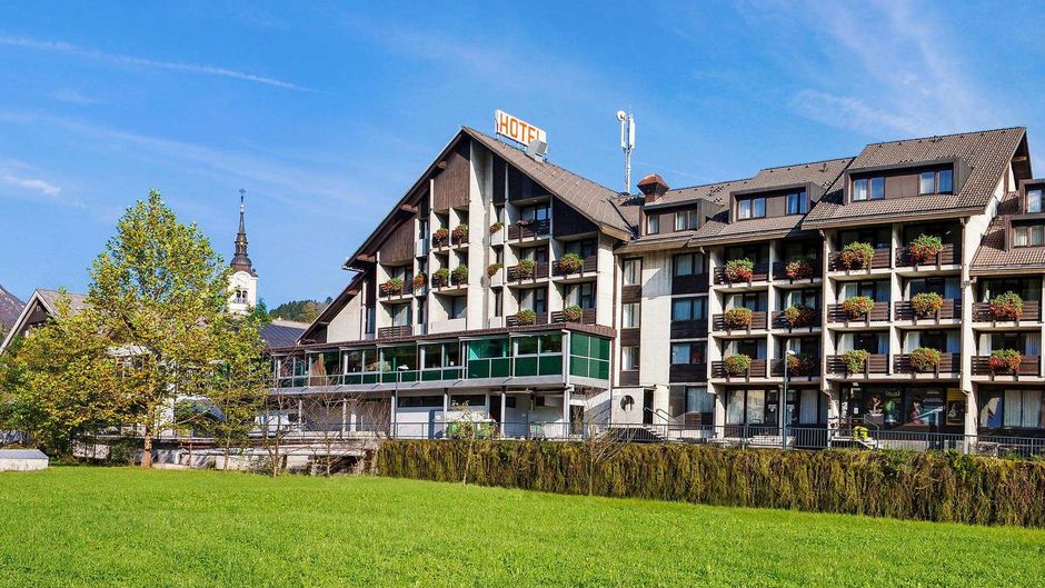 Cerkno Hotel Exterior