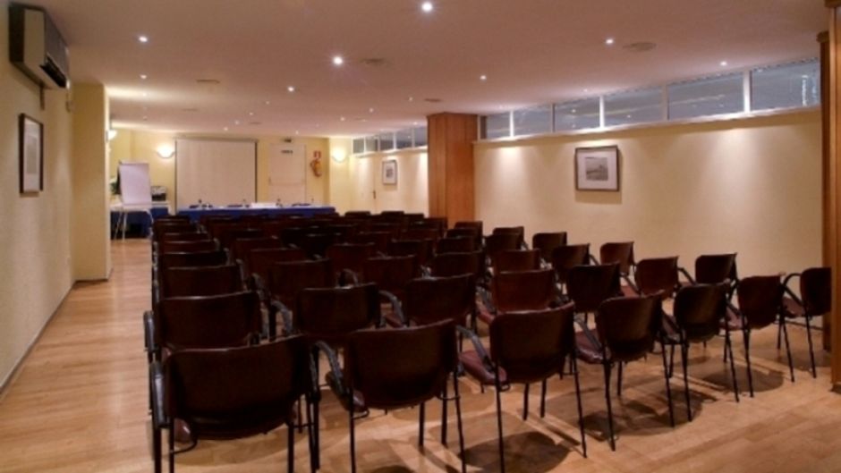 Saratoga Hotel Meeting