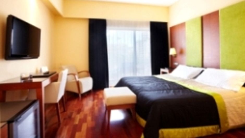 Saratoga Hotel Room