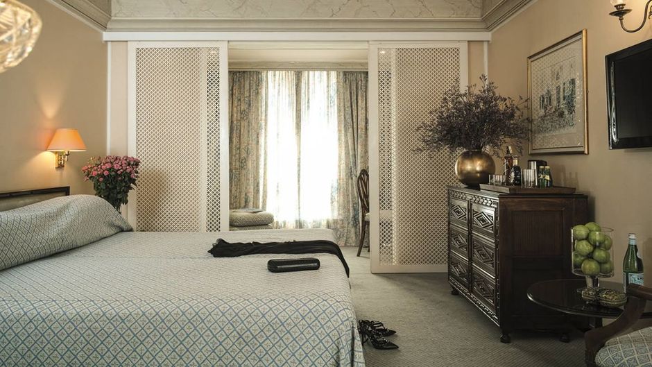Al Bustan Hotel Room
