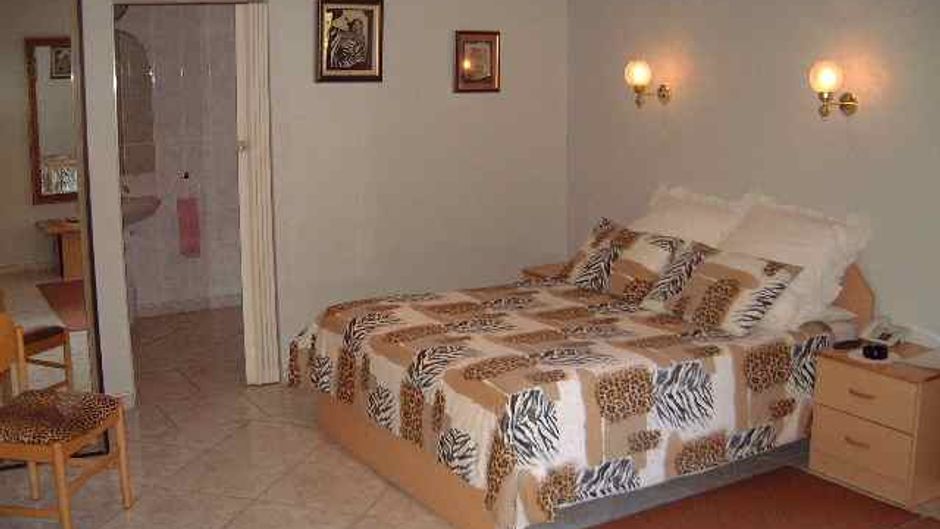 Makalani Hotel Room