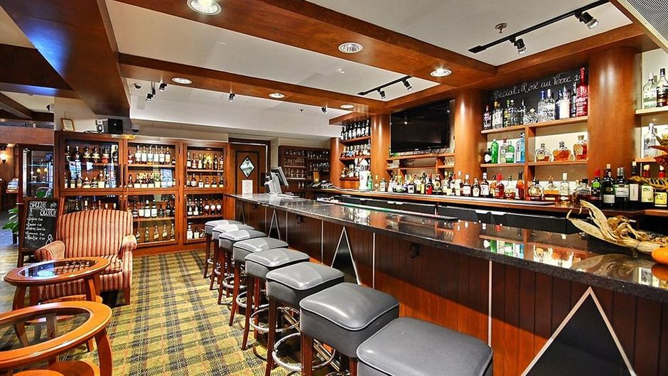 Chateau Beauvallon Bar/Lounge