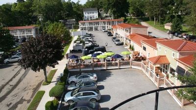Lake Front Motel