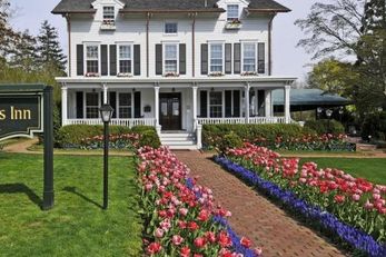 The Hedges Inn