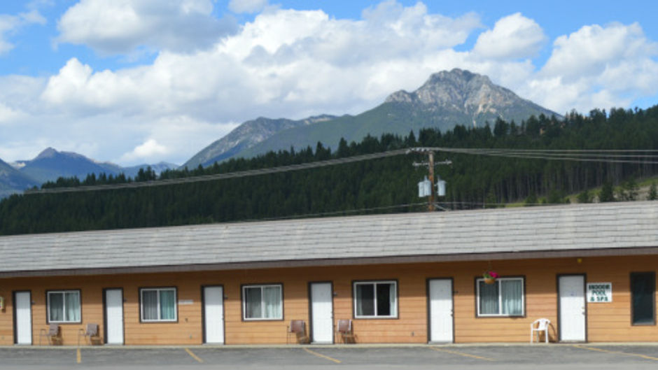 Mary's Motel Exterior