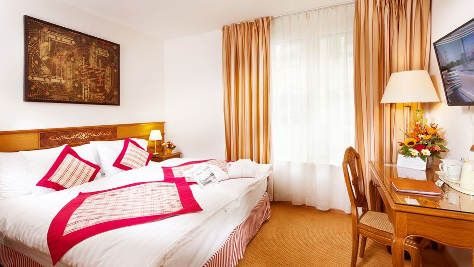 Hotel de la Nouvelle Couronne Room
