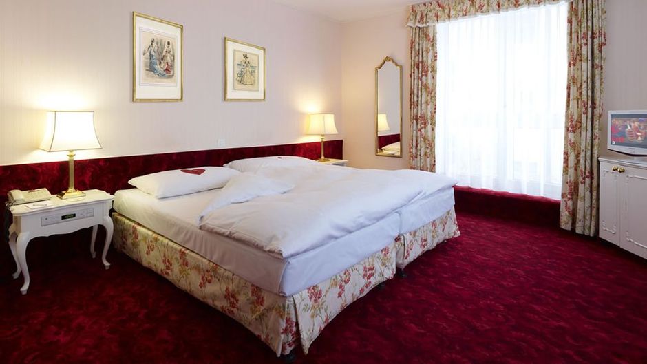 Mozart Hotel Room