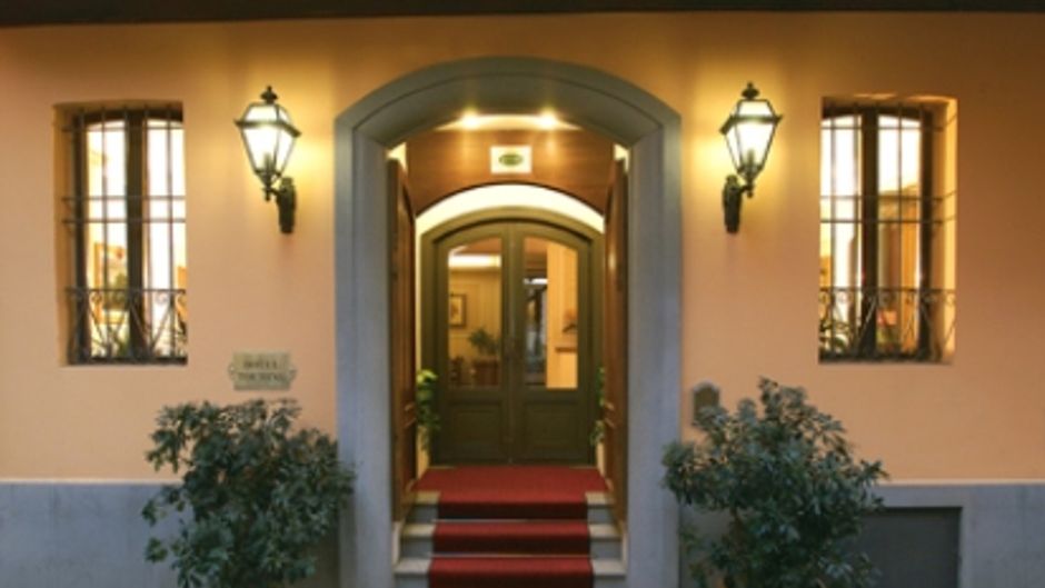 Hotel Touring Exterior
