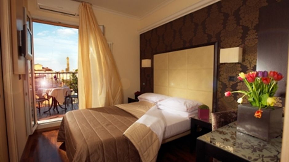 Hotel Touring Suite