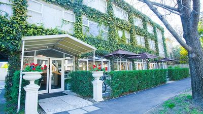 Punt Road Apartment Hotel