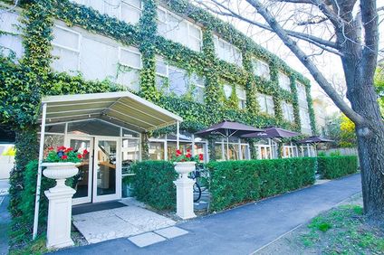 Punt Road Apartment Hotel