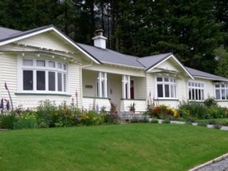Lake Brunner Lodge