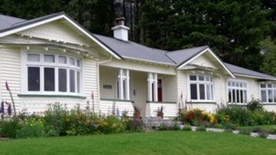 Lake Brunner Lodge