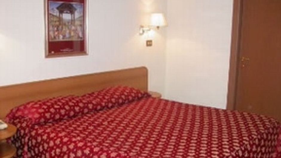 Hotel Riviera Airport Room