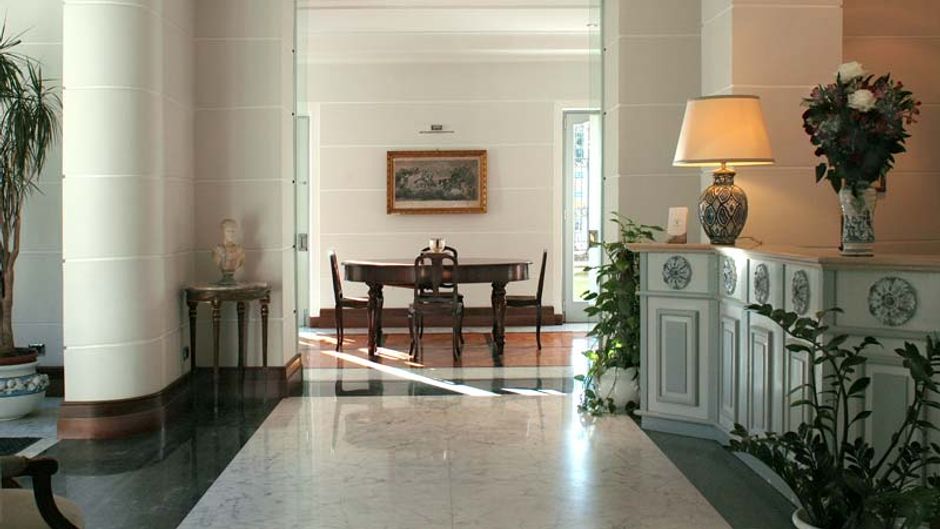 Hotel Flora Lobby