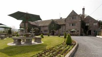 Old Court Hotel & Suites
