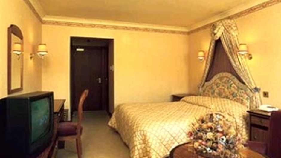 Windlestrae Hotel Room