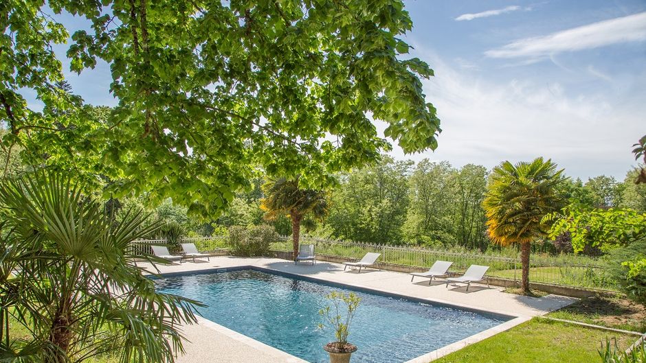 Chateau Bellevue Pool