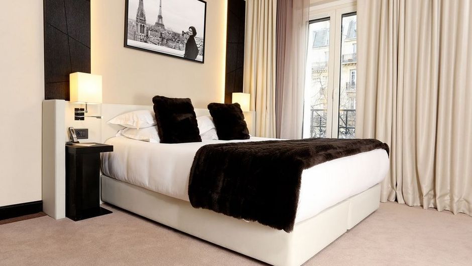 Hotel Elysees Paris Room