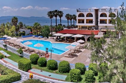 Silver Bay Hotel & Bungalows