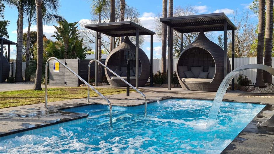 Federation Motor Inn Pool