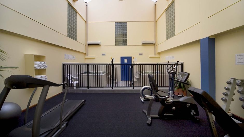 Capital Executive Apt Hotel Canberra Pool