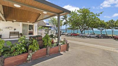 Beach House Motel