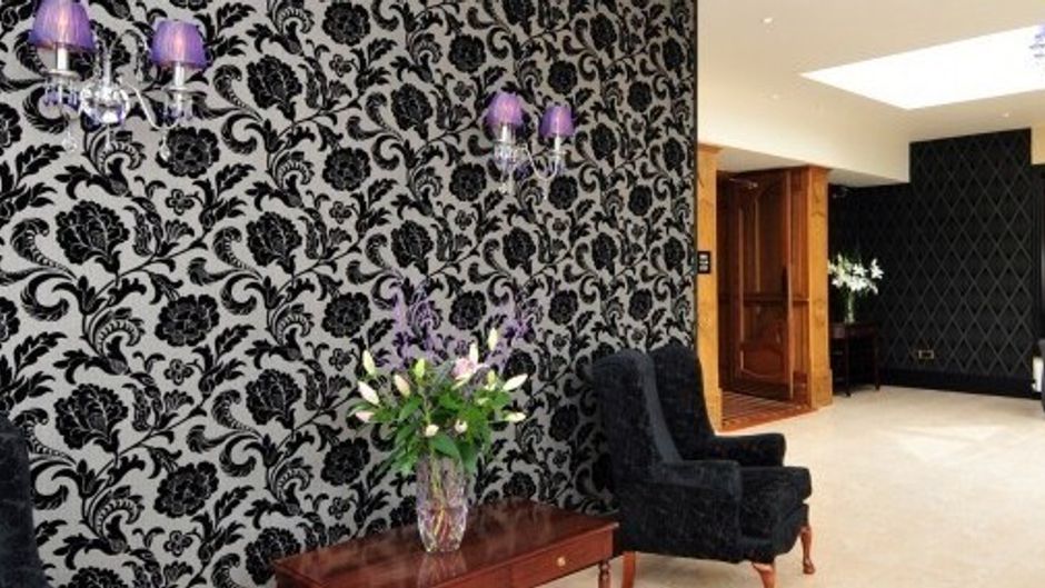 Devon Inn Lobby