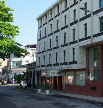 Victoria Regia Hotel & Suites
