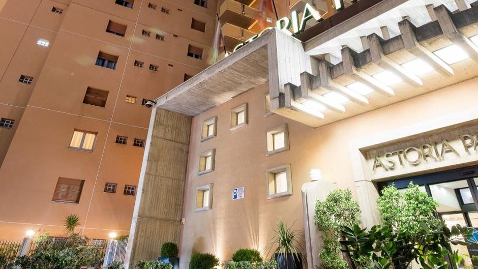 Astoria Palace Hotel Exterior