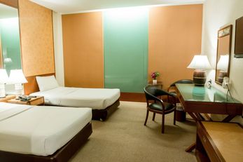 Royal River Hotel