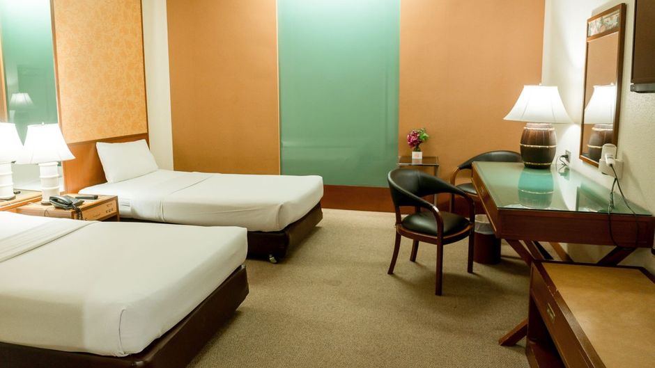Royal River Hotel Room