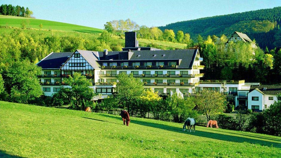 Sauerland Alpin Hotel Exterior