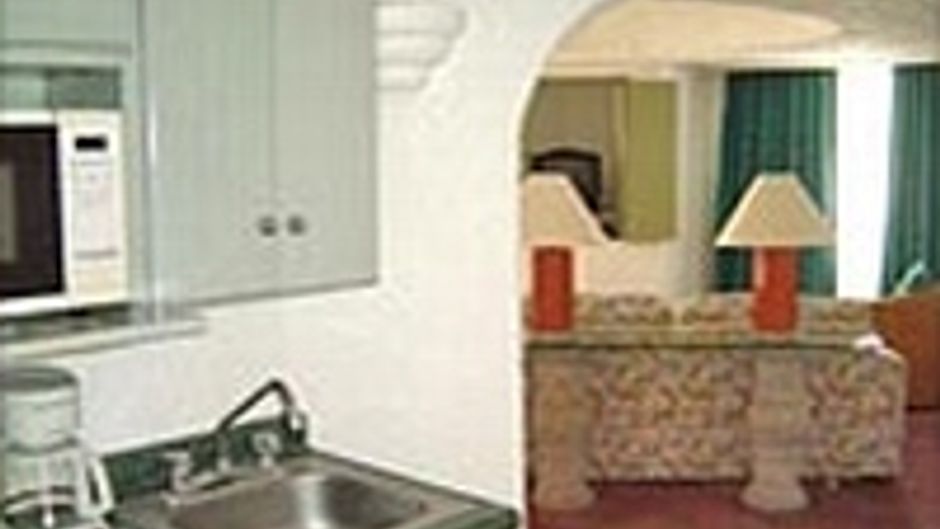 Tesoro Manzanillo Suite