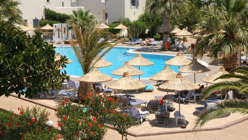 Europa Beach Hotel Exterior