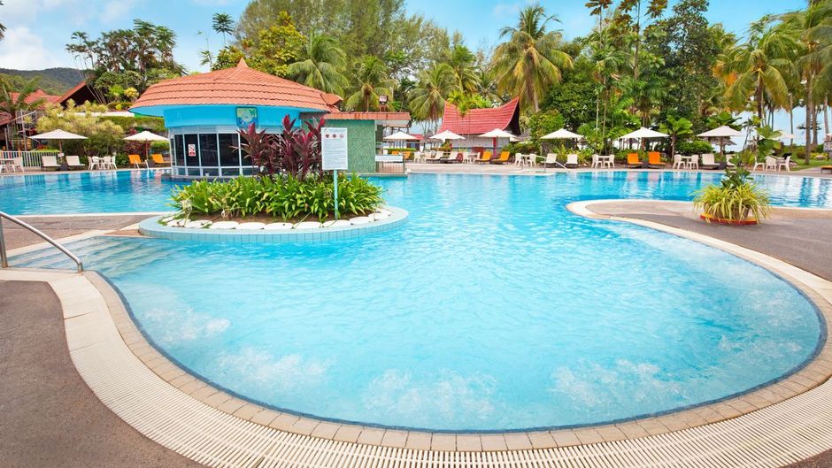 The Bayview Beach Resort Pool