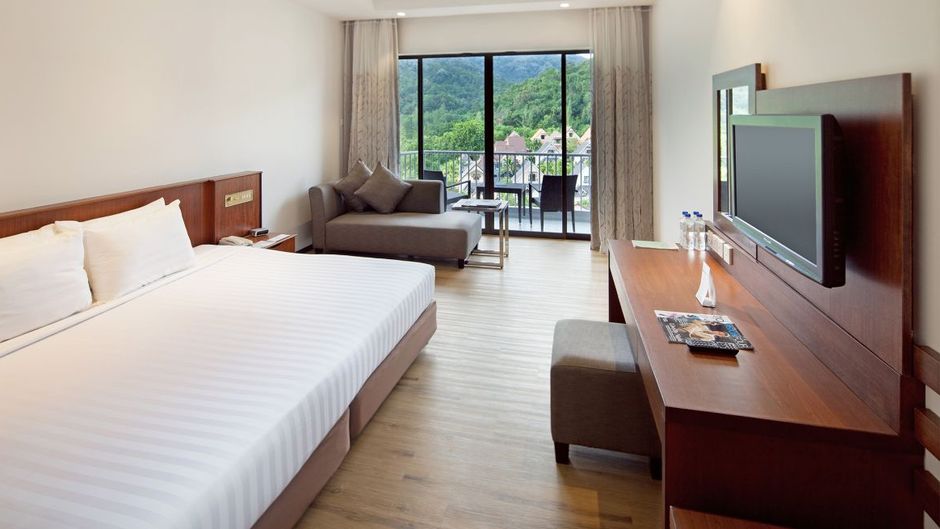 The Bayview Beach Resort Room