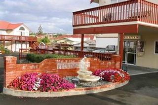 BK's Fountain Court Motor Inn