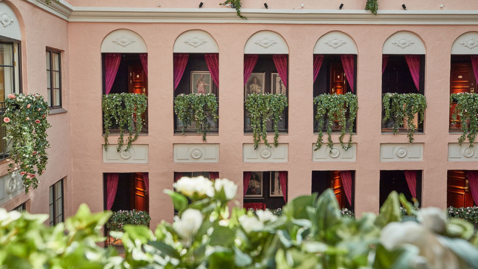 MJ's Hotel Exterior