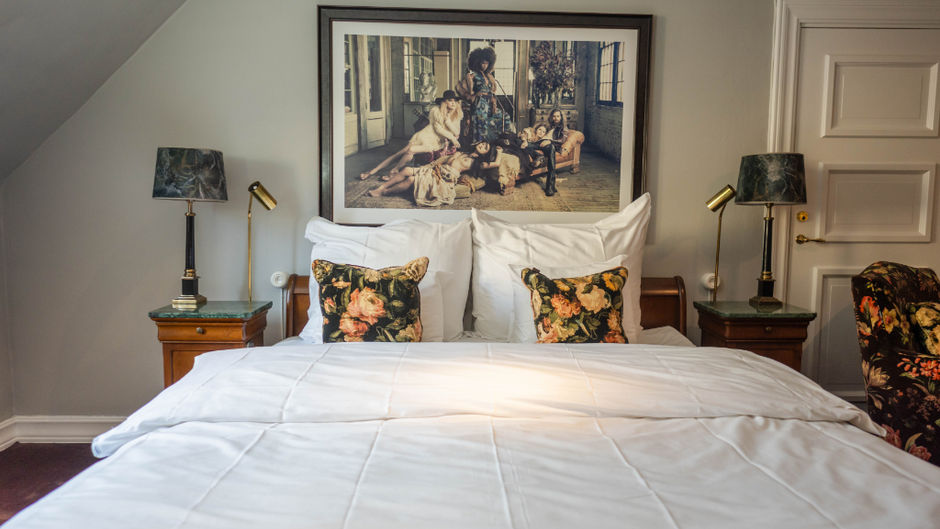 MJ's Hotel Room