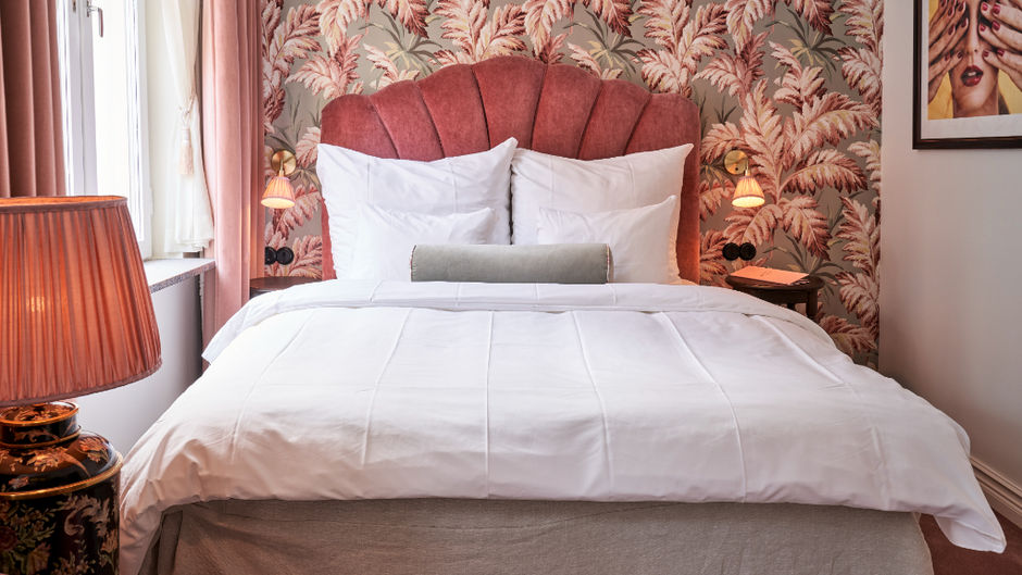 MJ's Hotel Room