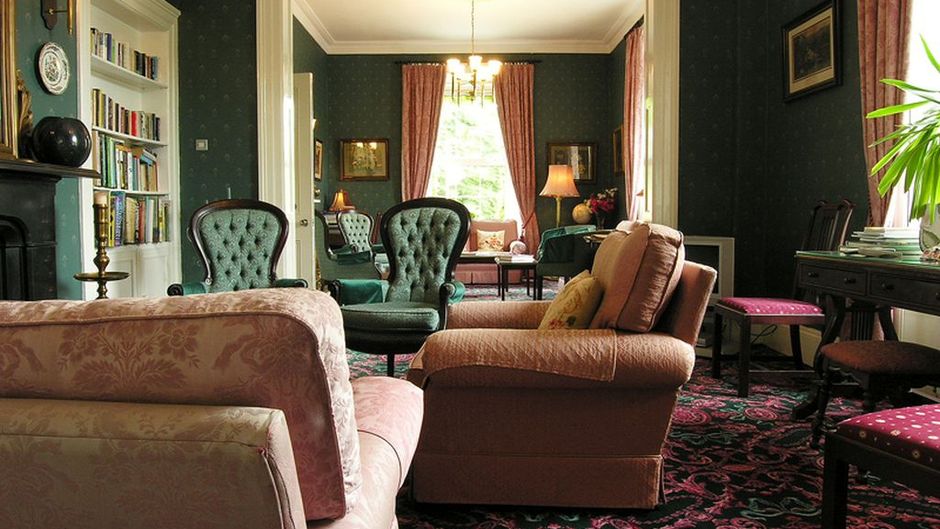 Ross Lake House Hotel Lobby